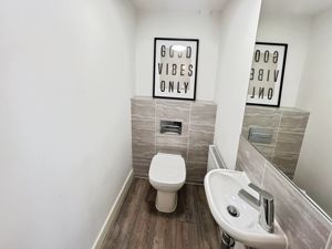 DOWNSTAIRS W.C- click for photo gallery